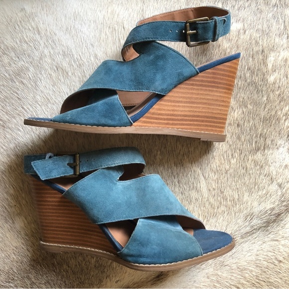 Caslon Teal suede wedge with wood heel and crossover design size 8 - Picture 3 of 8
